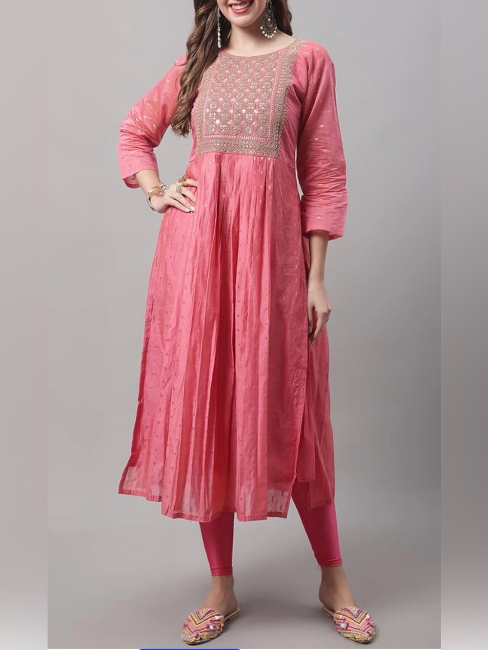 Vrede Vogel women’s Kurta featuring intricate gold embroidery and sequin.